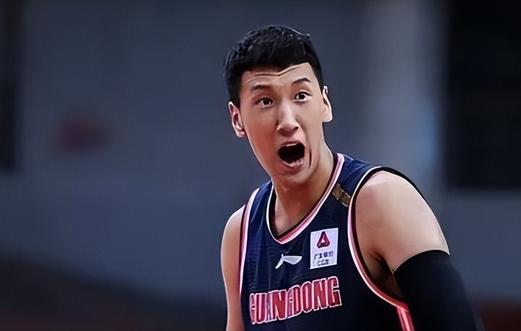 玩加竞技- 北城暴熊队对阵海滨雪豹队，拉力赛邀请赛失利，内线统治篮板——冲刺阶段不容有失