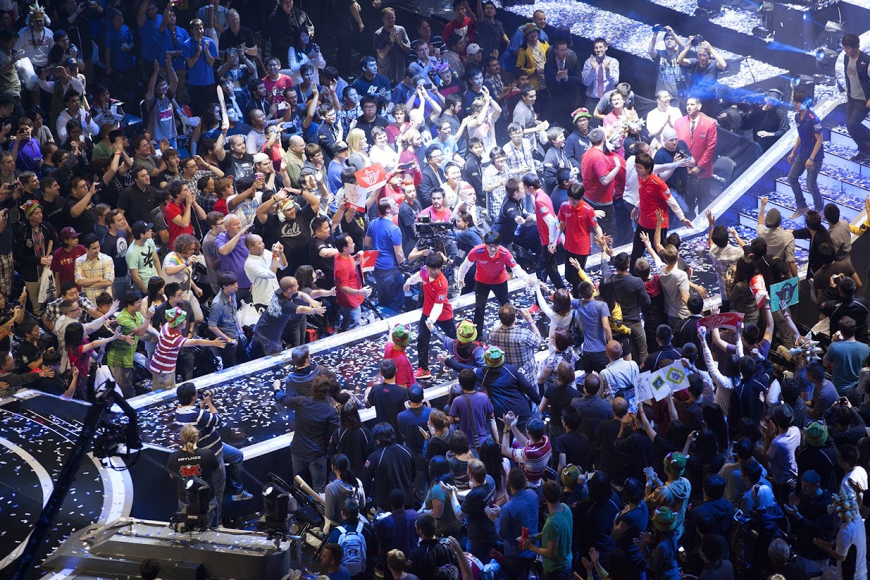  莫德里奇和德布劳内是一个位置吗 