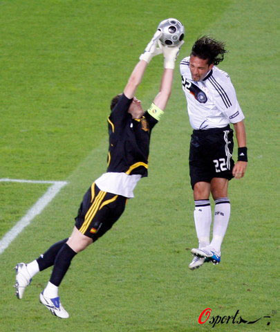 玩加竞技-西亚卡姆在德国队比赛中爆冷，问鼎冠军引发热议！的简单介绍